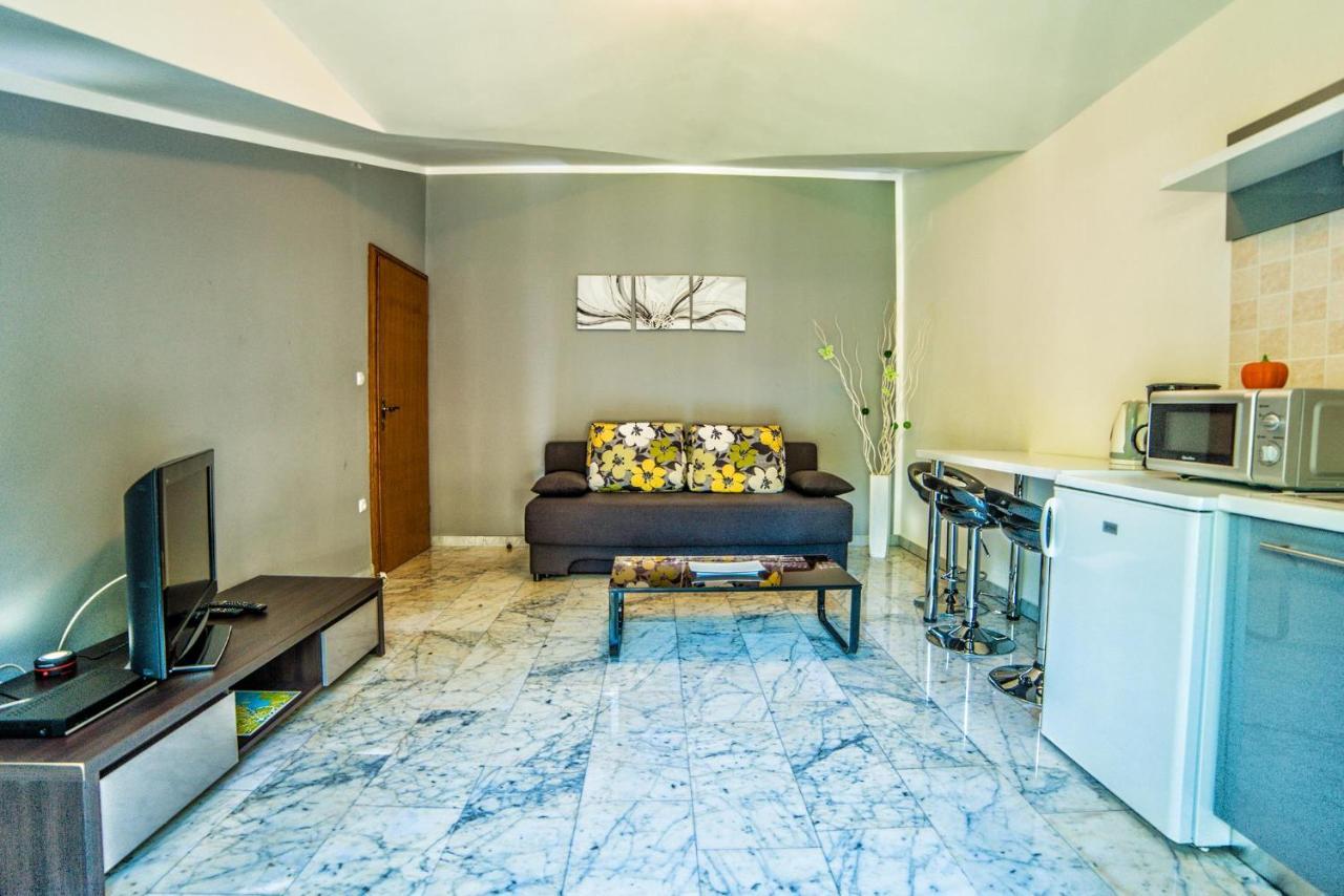 Apartments Ori Pula Bagian luar foto